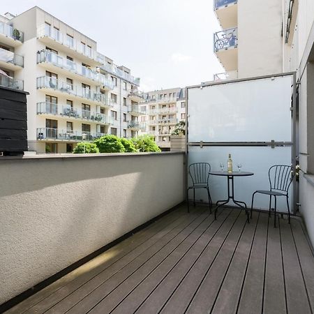 Czarnieckiego Apartment With Balcony Poznan By Noclegi Renters Exteriér fotografie
