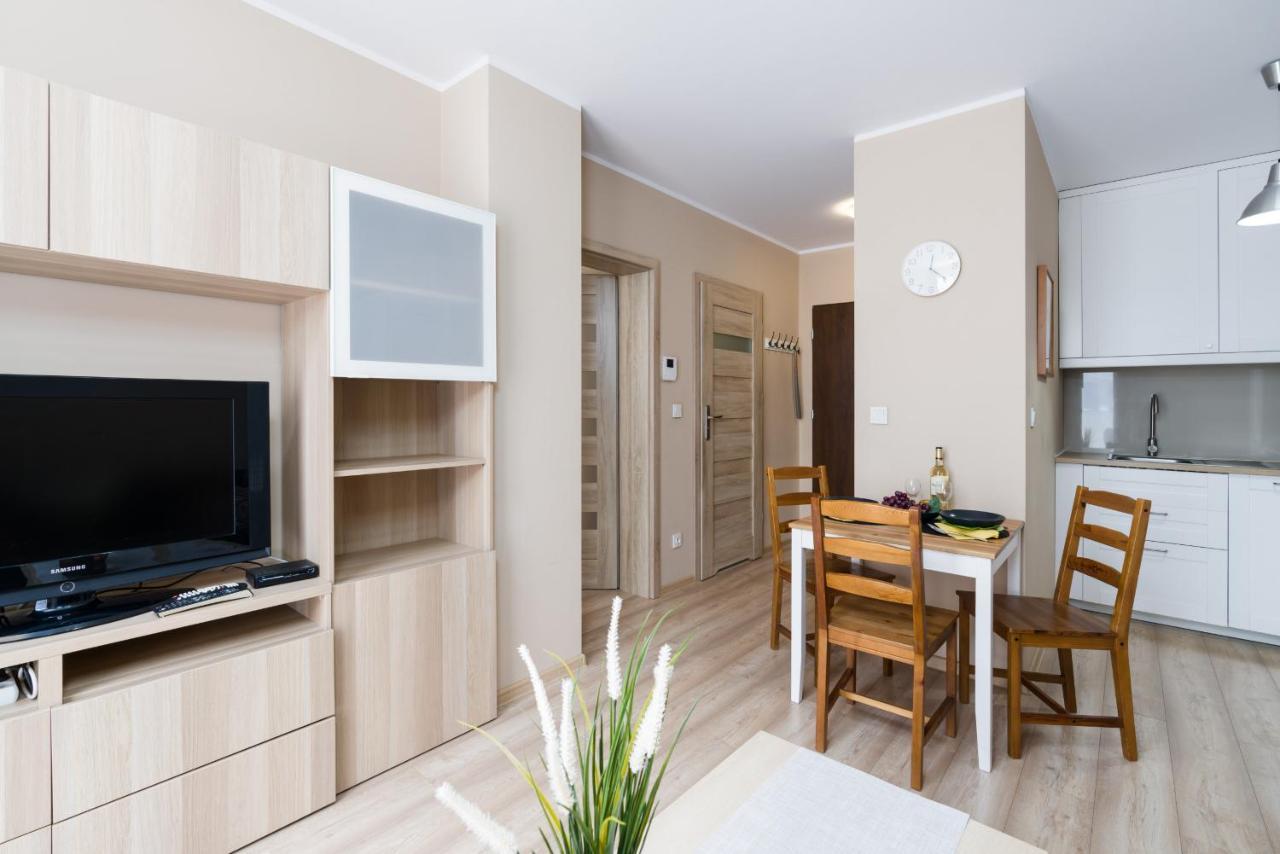 Czarnieckiego Apartment With Balcony Poznan By Noclegi Renters Exteriér fotografie